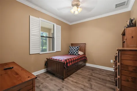 7929 Hampton Lake Drive Tampa FL 33647