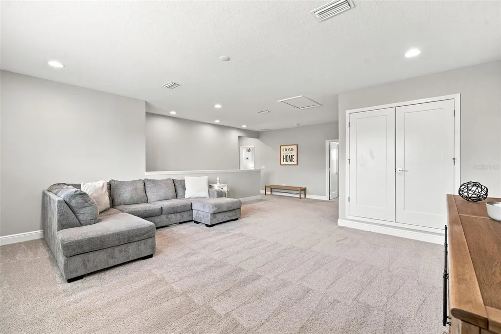 4587 Shoreleaf Loop Valrico FL 33596