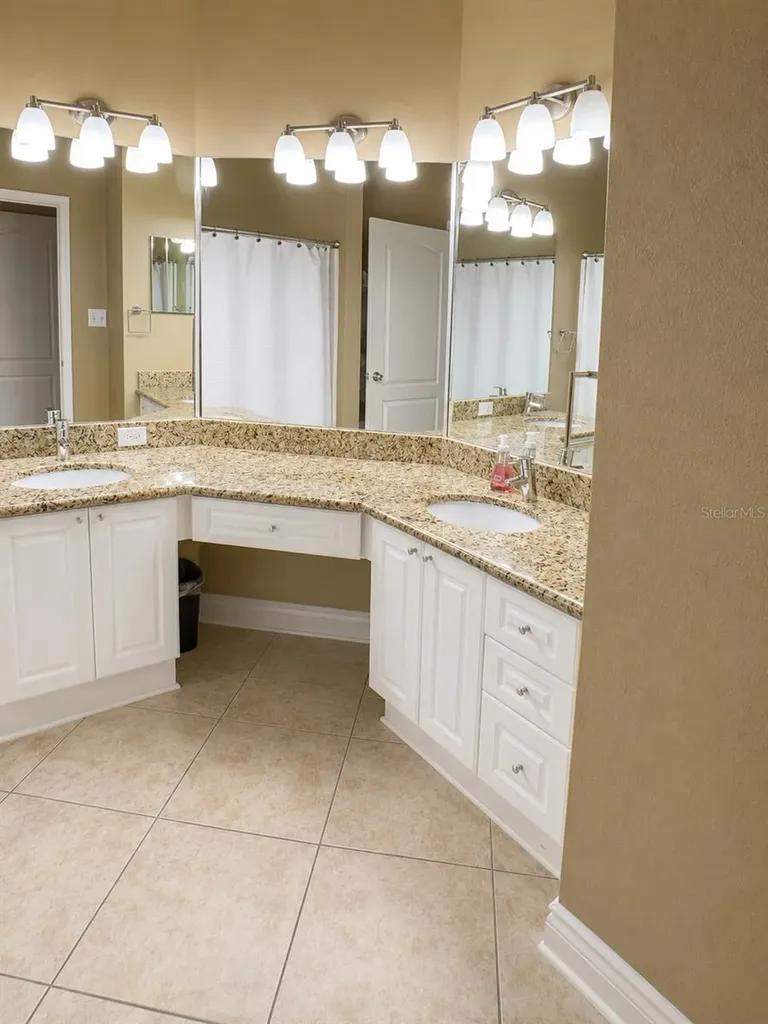 2717 Via Cipriani Clearwater FL 33764