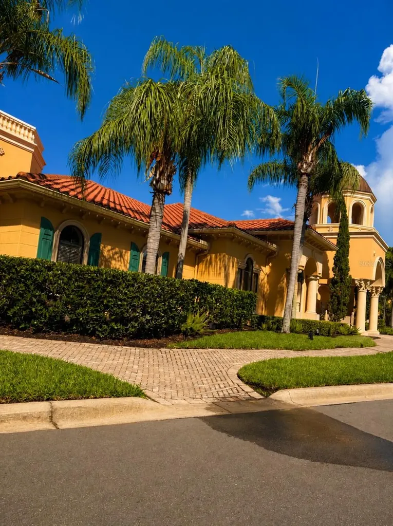 2717 Via Cipriani Clearwater FL 33764