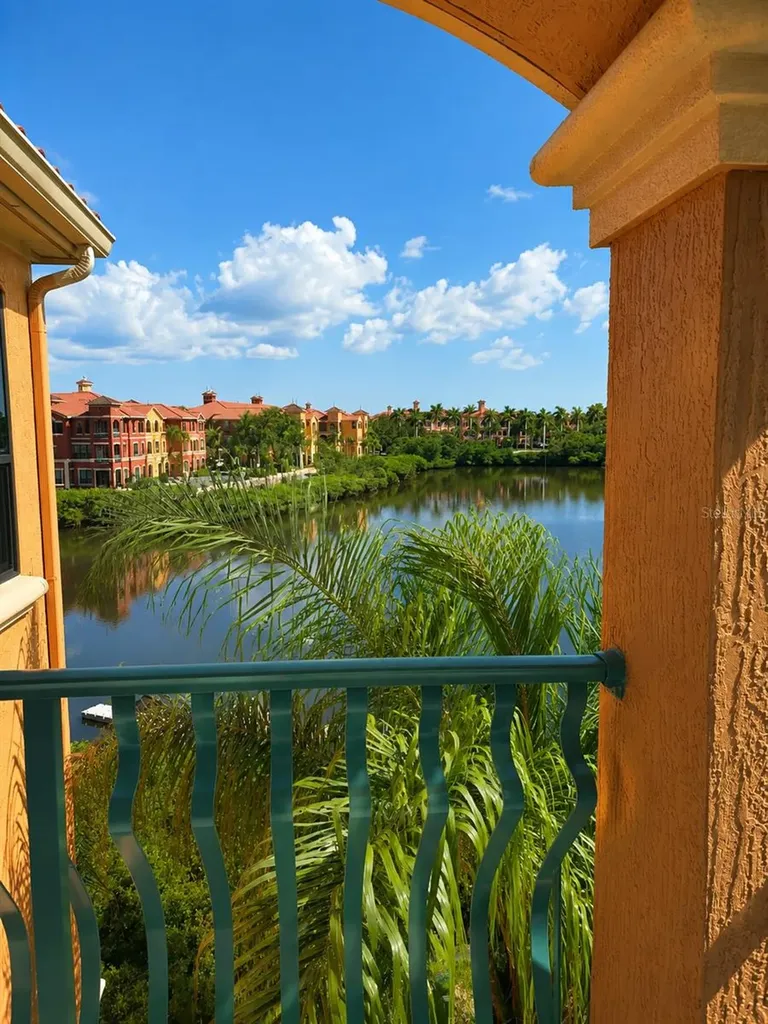 2717 Via Cipriani Clearwater FL 33764