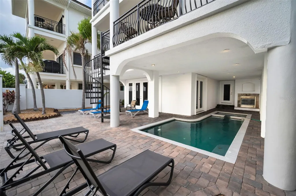 9550 W Gulf Boulevard Treasure Island FL 33706