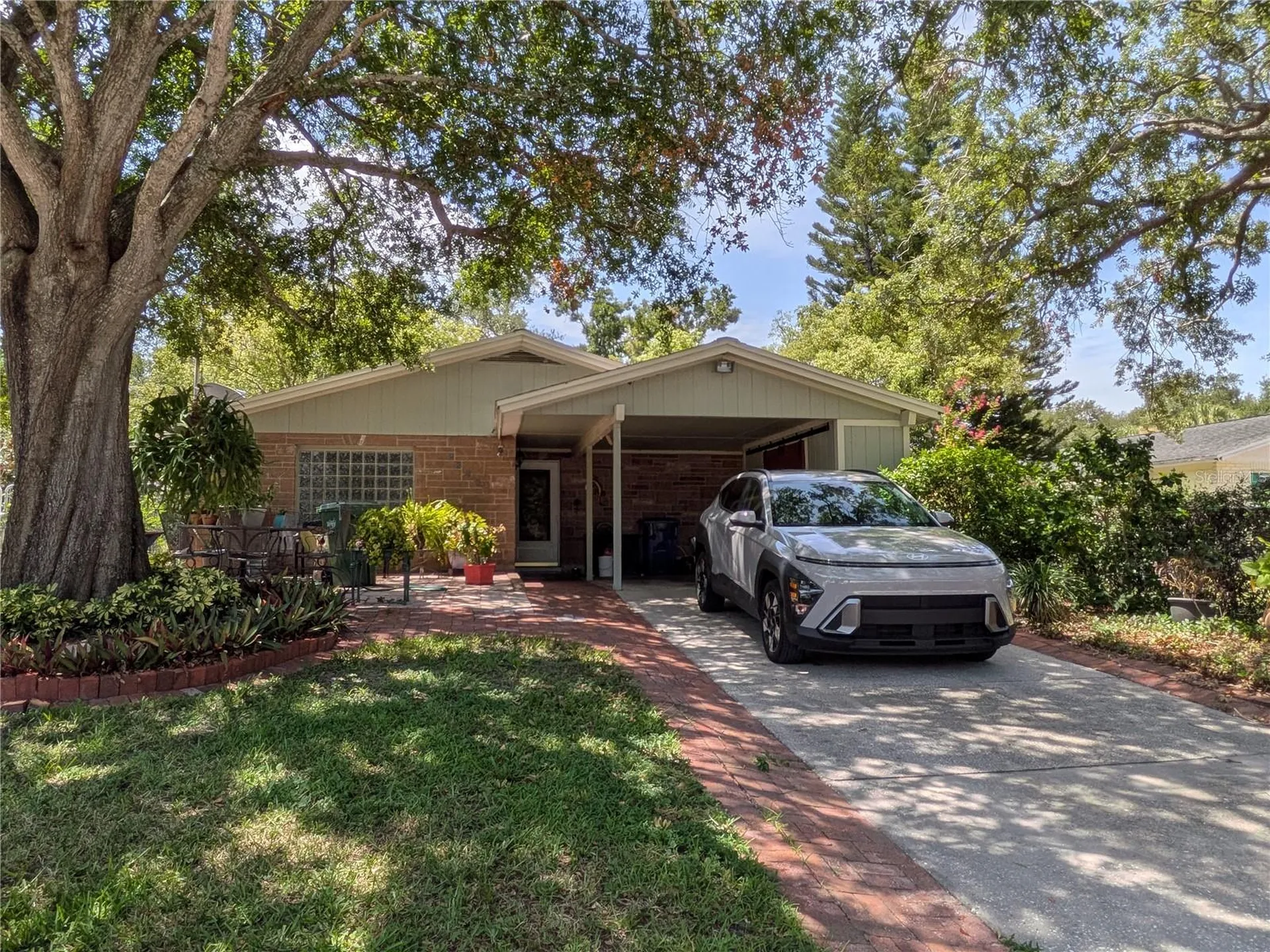 2840 W Shelton Avenue Tampa FL 33611