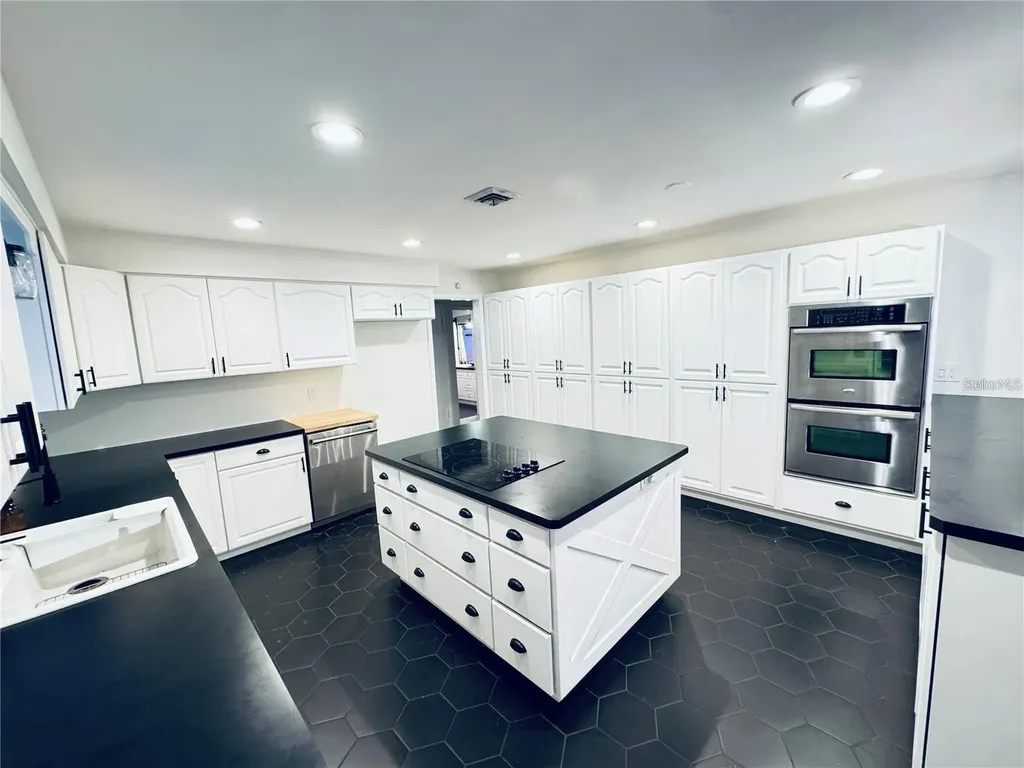 2022 Edgewood Road Leesburg FL 34748
