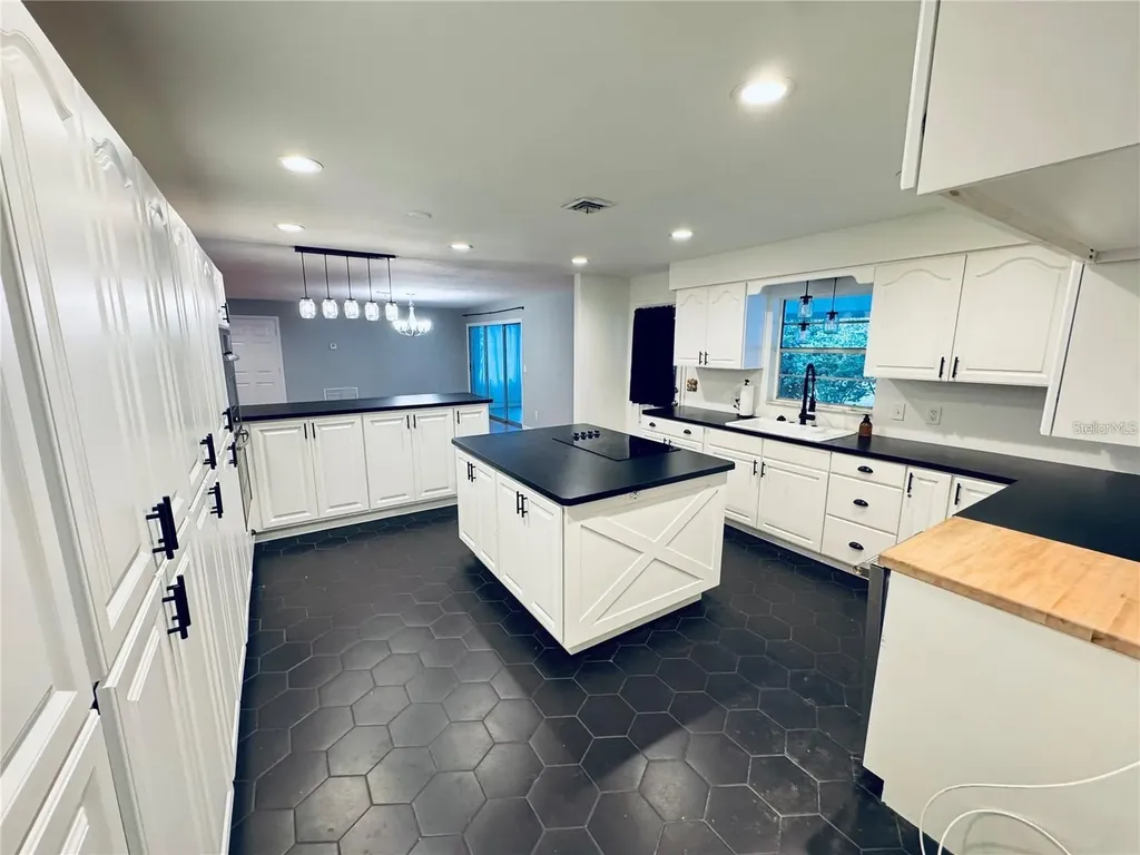 2022 Edgewood Road Leesburg FL 34748