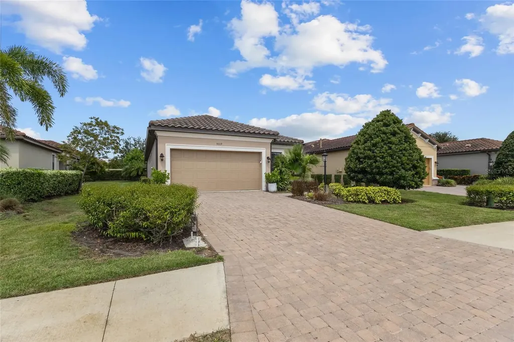 5019 Savona Run Bradenton FL 34211