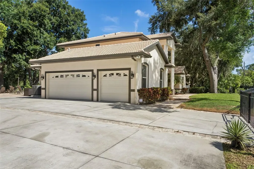 793 Duque Road Lutz FL 33549