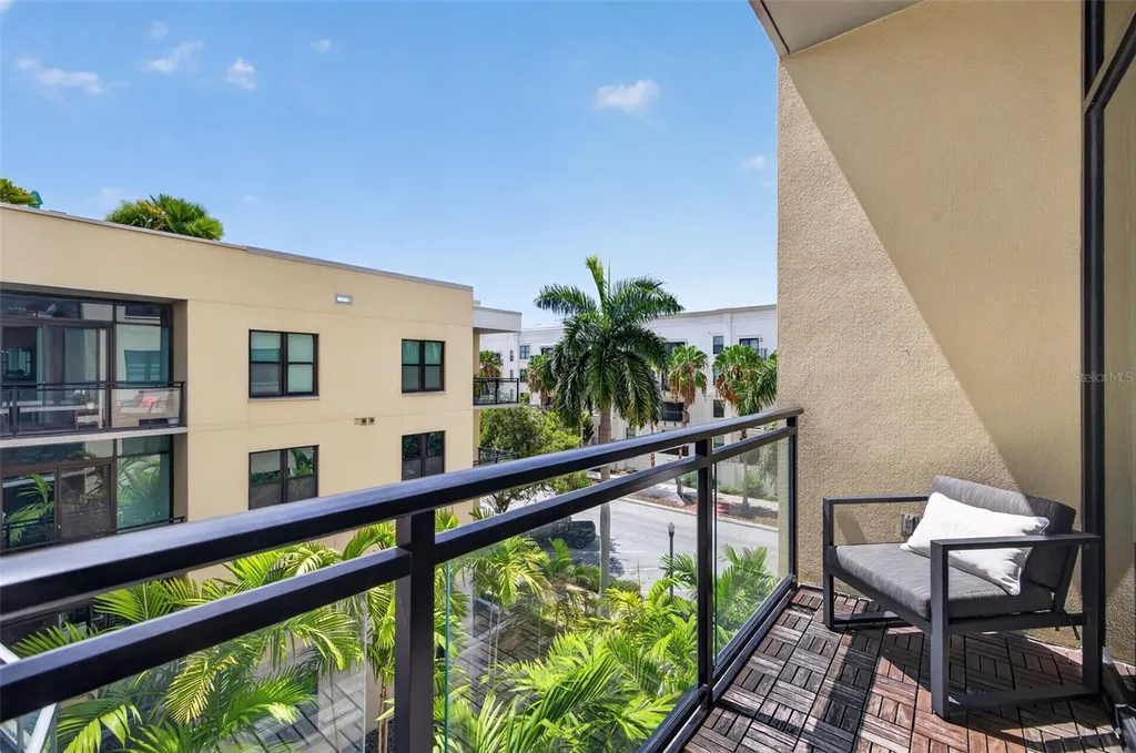400 4th Avenue S St Petersburg FL 33701