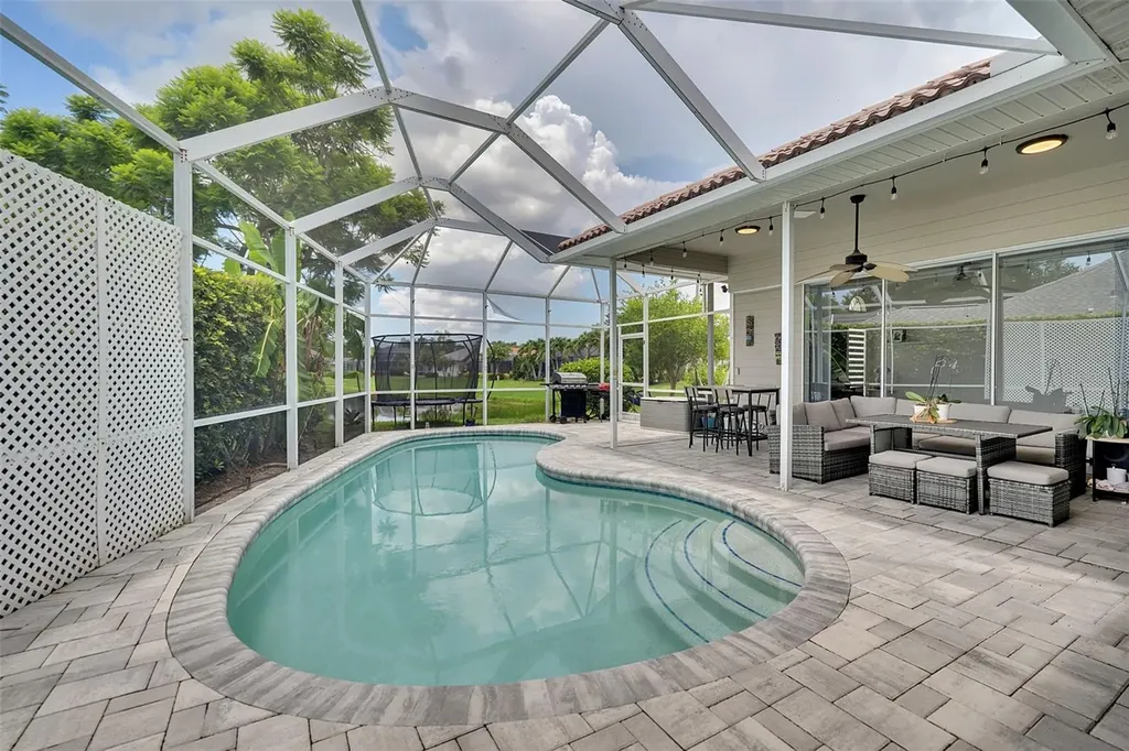 6817 Corral Circle Sarasota FL 34243