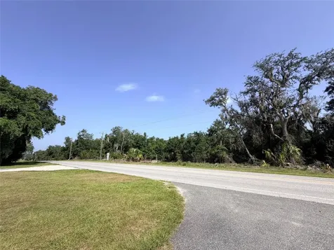 24601 SE Highway 42 Umatilla FL 32784