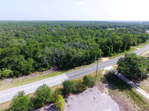 24601 SE Highway 42 Umatilla FL 32784