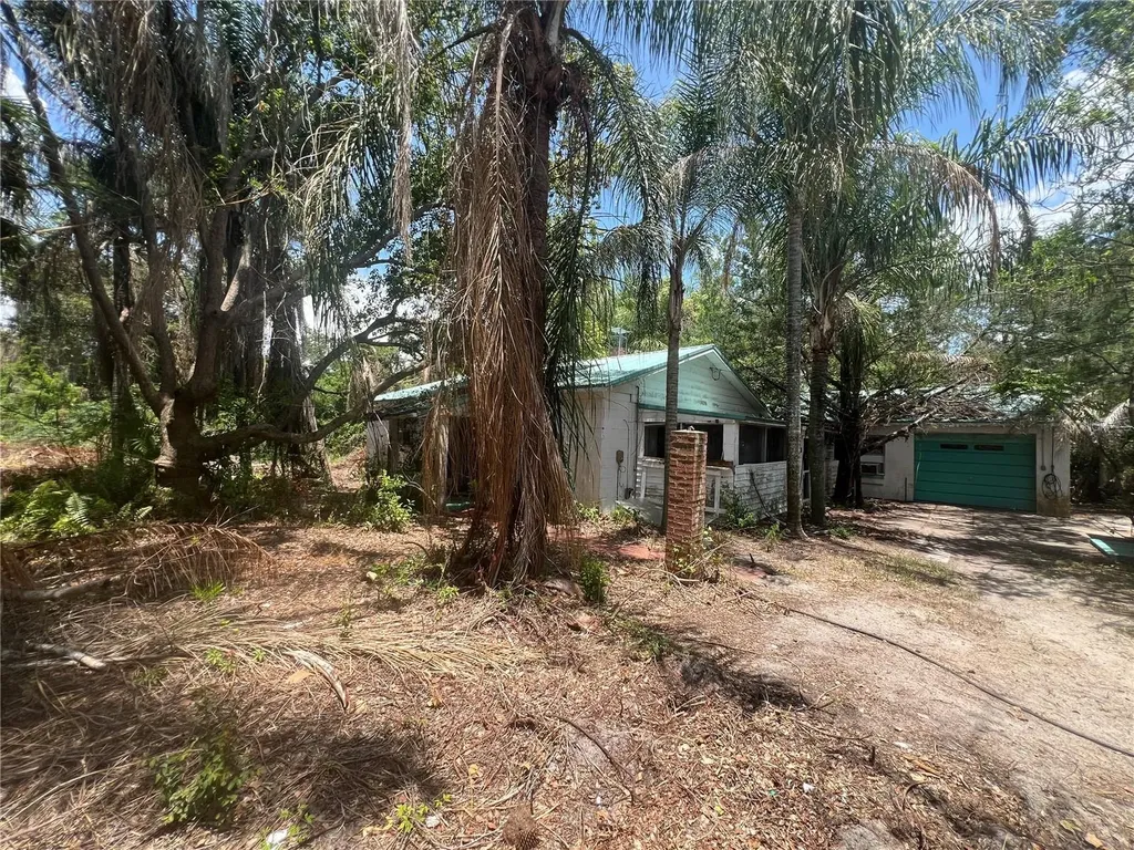 33845 Crestwood Avenue Leesburg FL 34788