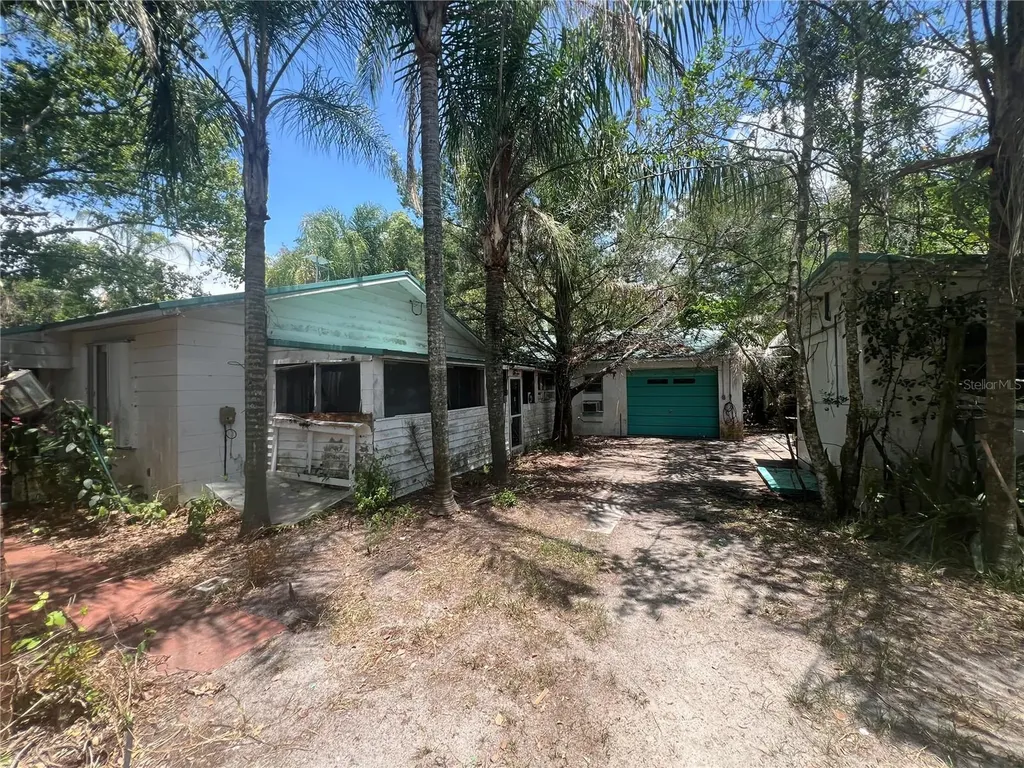 33845 Crestwood Avenue Leesburg FL 34788