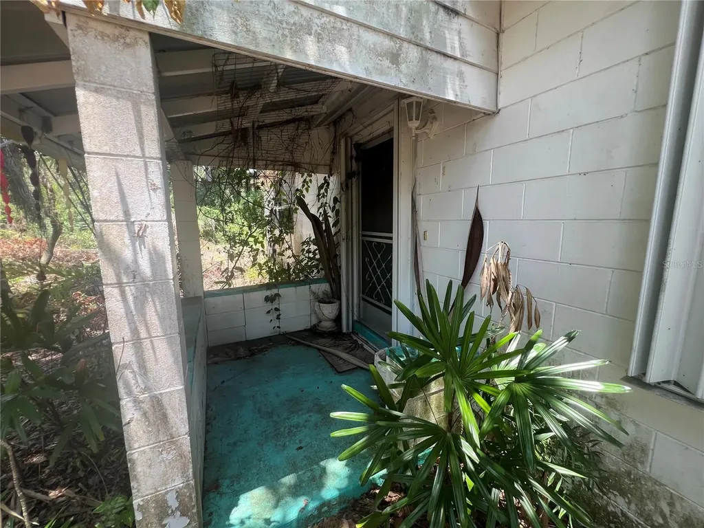 33845 Crestwood Avenue Leesburg FL 34788