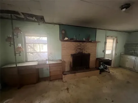 33845 Crestwood Avenue Leesburg FL 34788