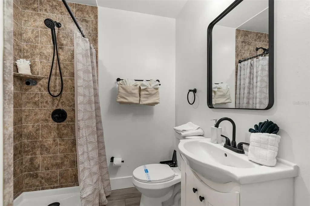1305 29th Street W Bradenton FL 34205