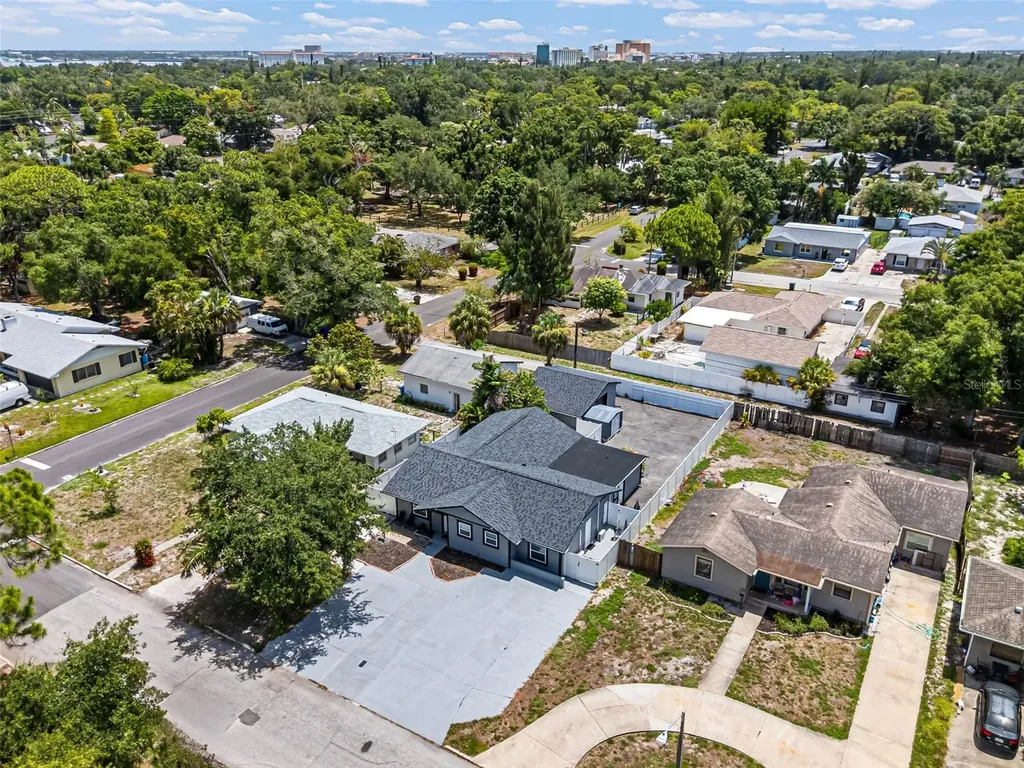 1305 29th Street W Bradenton FL 34205