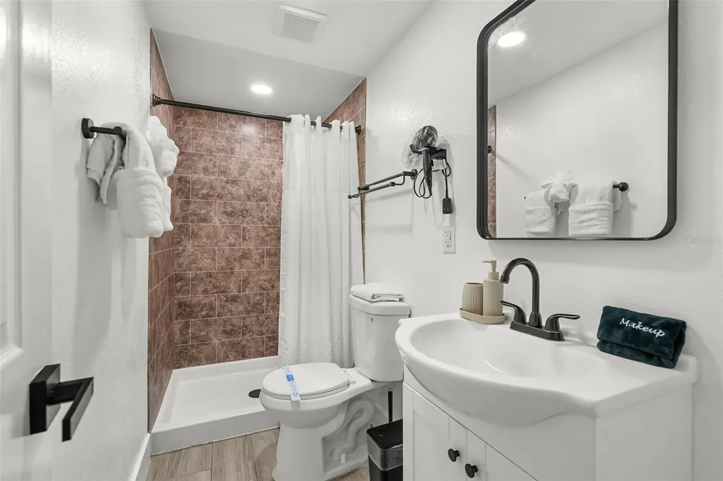 1305 29th Street W Bradenton FL 34205