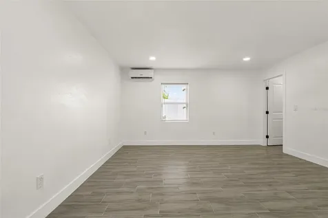 1305 29th Street W Bradenton FL 34205