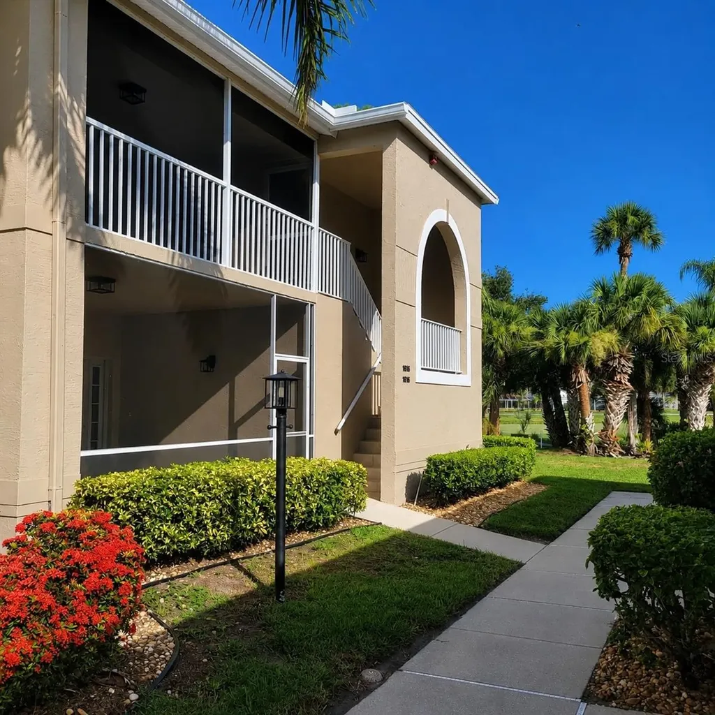 9560 High Gate Drive Sarasota FL 34238