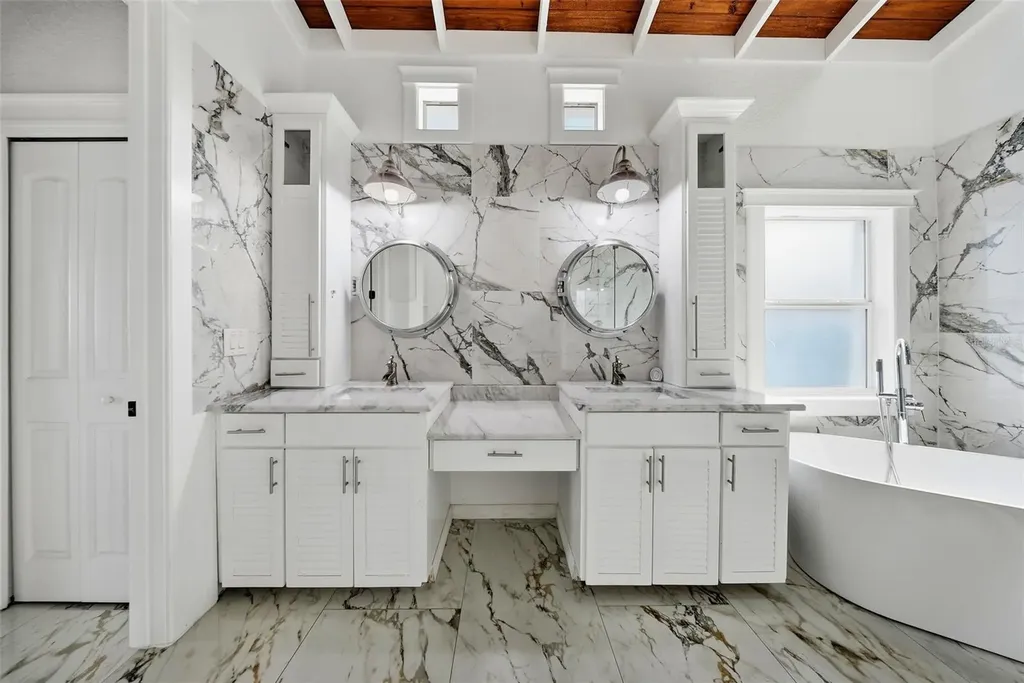 8722 Palisades Drive Tampa FL 33615