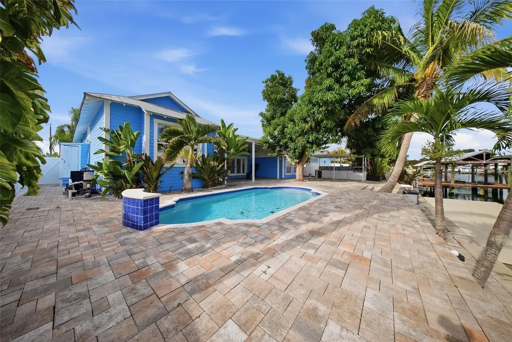 8722 Palisades Drive Tampa FL 33615