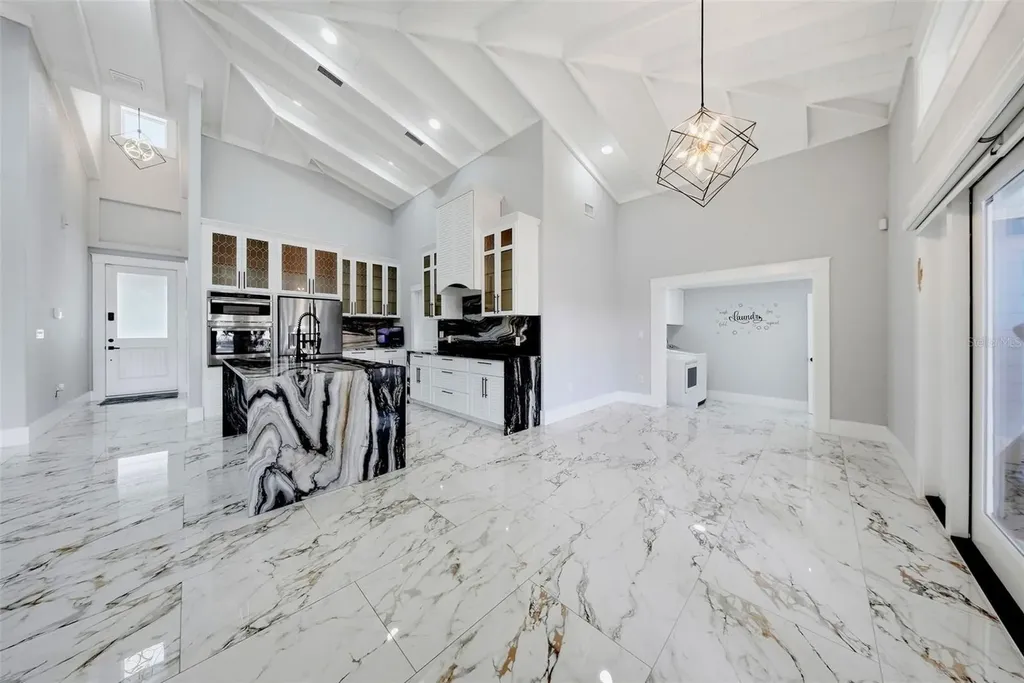 8722 Palisades Drive Tampa FL 33615