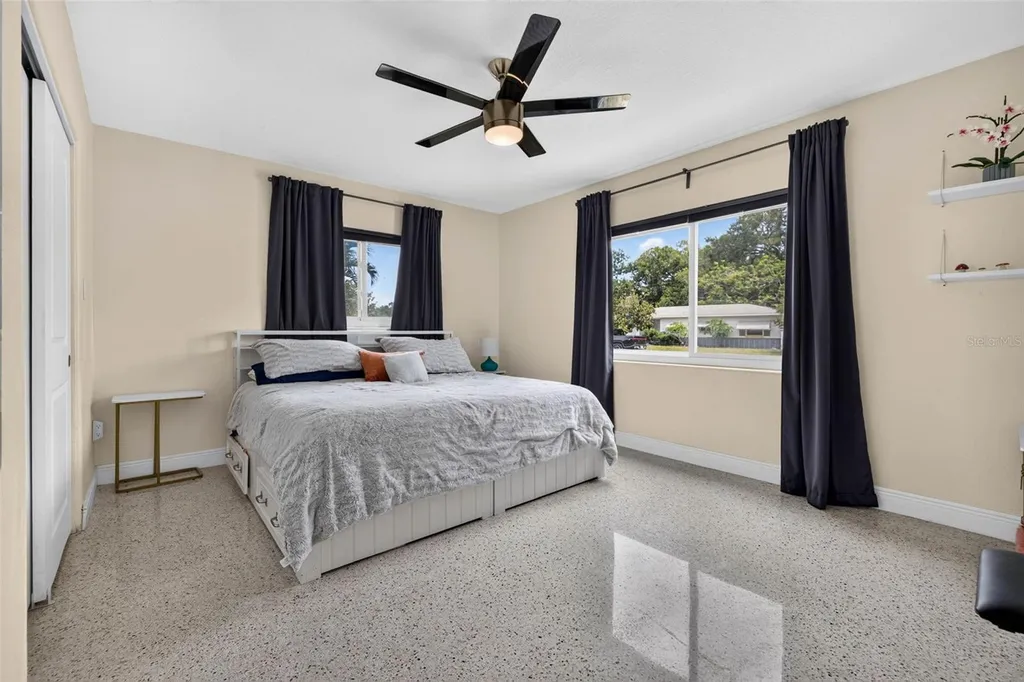 5810 20th Avenue S St Petersburg FL 33707
