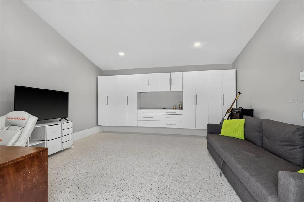 5810 20th Avenue S St Petersburg FL 33707