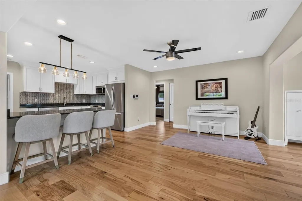 5810 20th Avenue S St Petersburg FL 33707