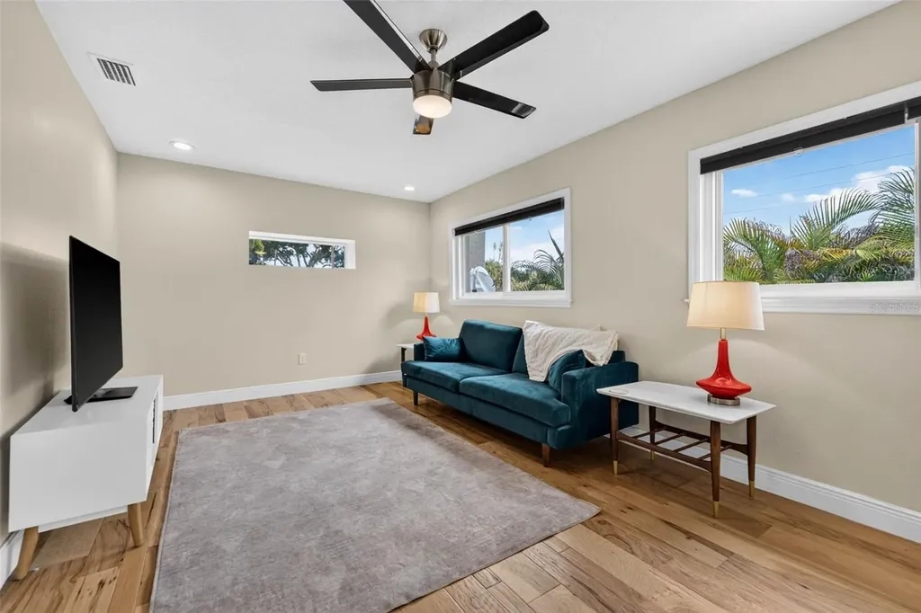 5810 20th Avenue S St Petersburg FL 33707