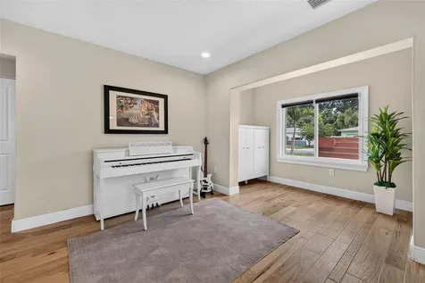5810 20th Avenue S St Petersburg FL 33707