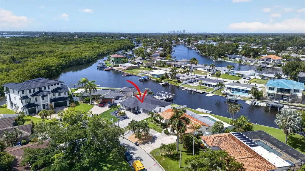 9622 NE Oak Street St Petersburg FL 33702