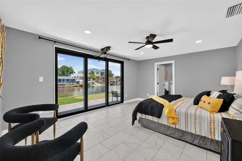 9622 NE Oak Street St Petersburg FL 33702
