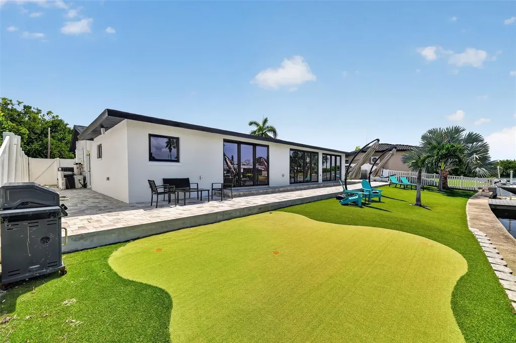 9622 NE Oak Street St Petersburg FL 33702