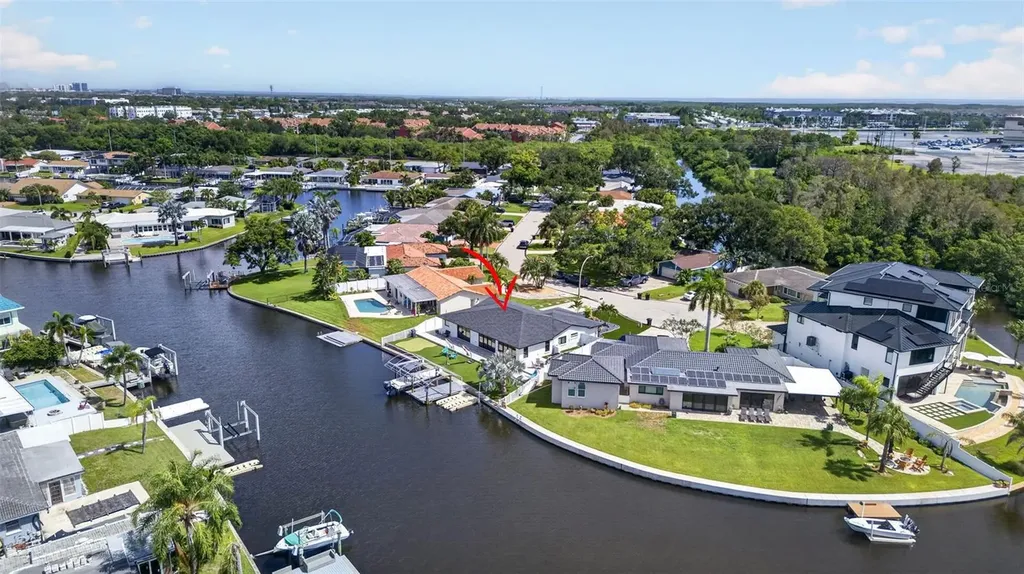 9622 NE Oak Street St Petersburg FL 33702