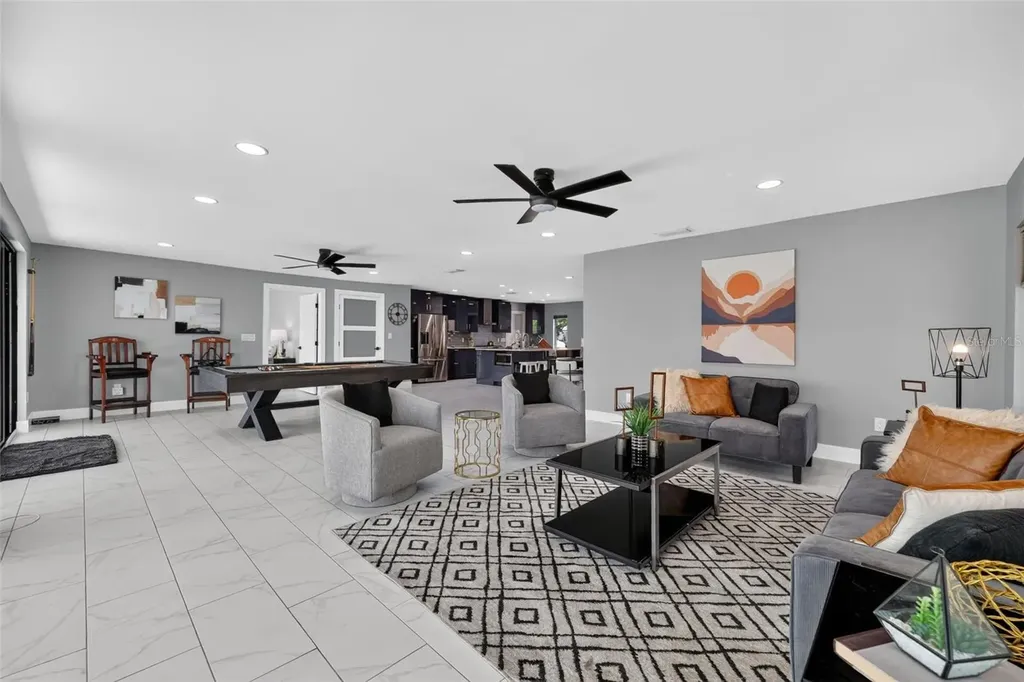 9622 NE Oak Street St Petersburg FL 33702