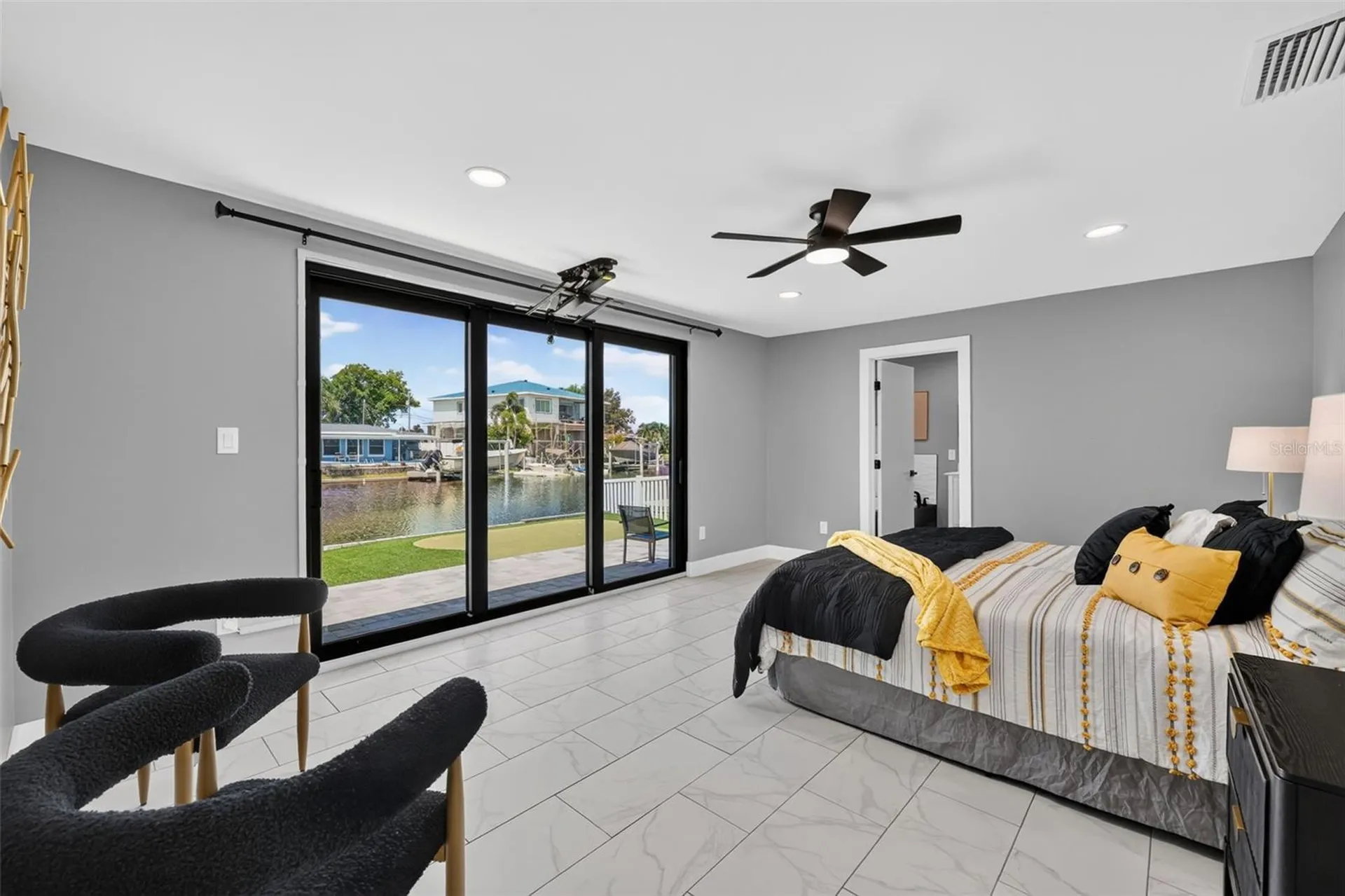 9622 NE Oak Street St Petersburg FL 33702