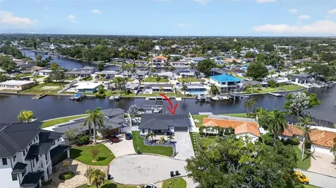 9622 NE Oak Street St Petersburg FL 33702