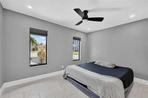 9622 NE Oak Street St Petersburg FL 33702