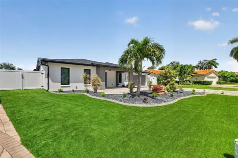 9622 NE Oak Street St Petersburg FL 33702
