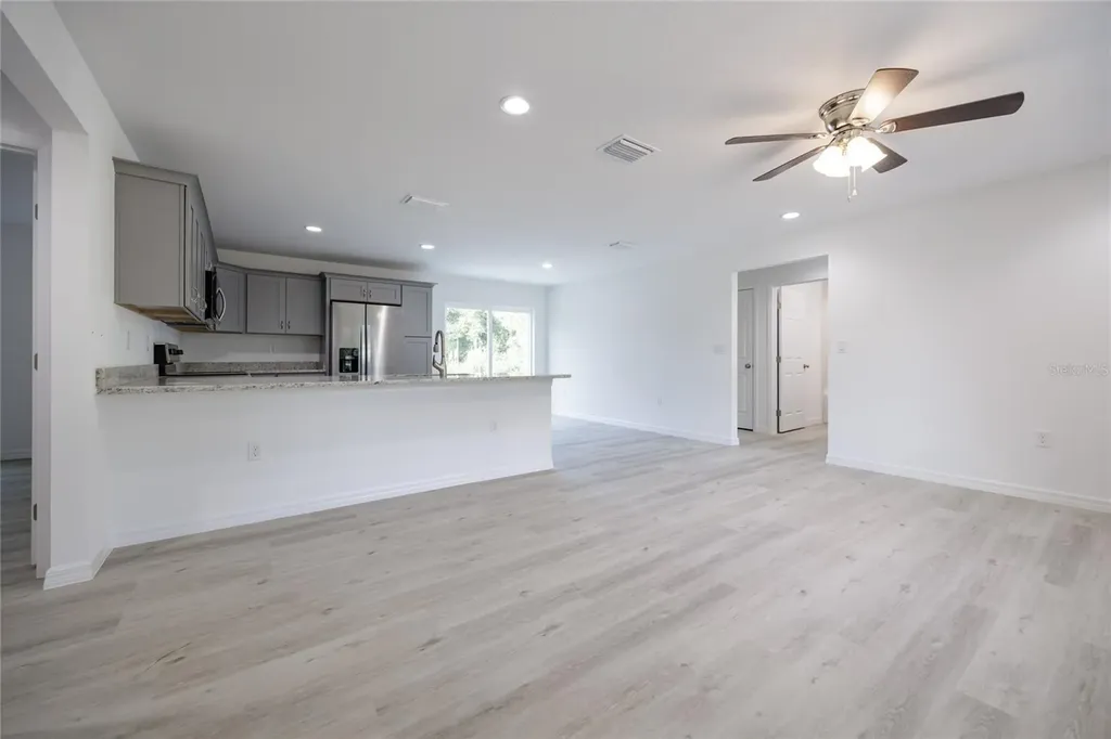 691 E Country Club Drive Williston FL 32696