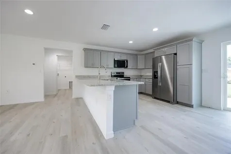 691 E Country Club Drive Williston FL 32696
