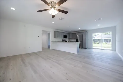 691 E Country Club Drive Williston FL 32696