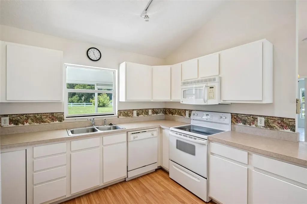 40932 Maxwell Road Umatilla FL 32784