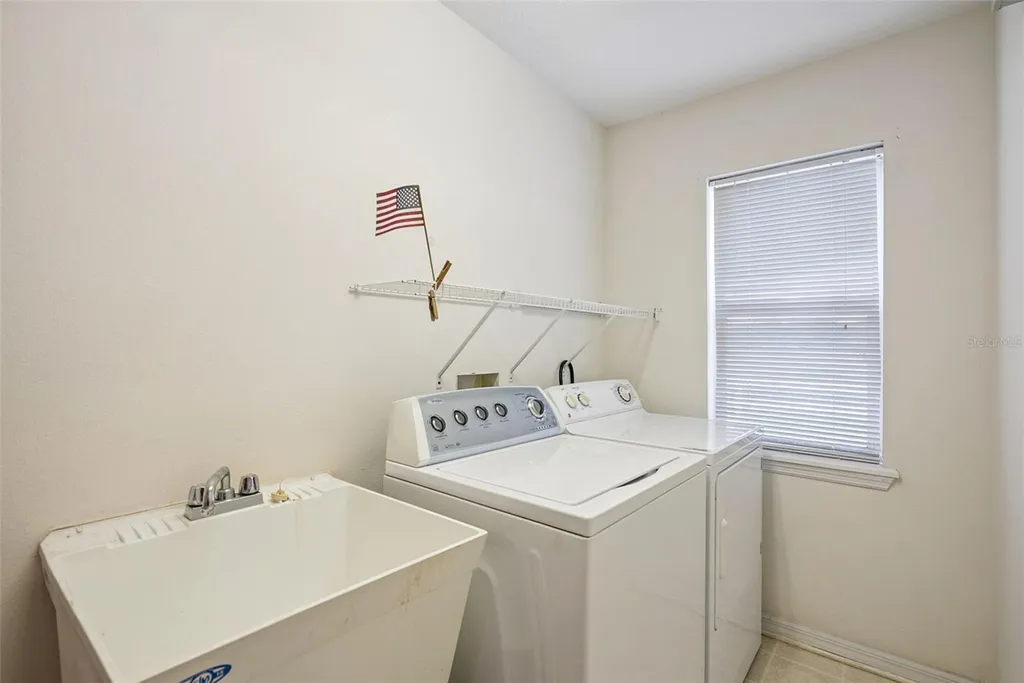 40932 Maxwell Road Umatilla FL 32784