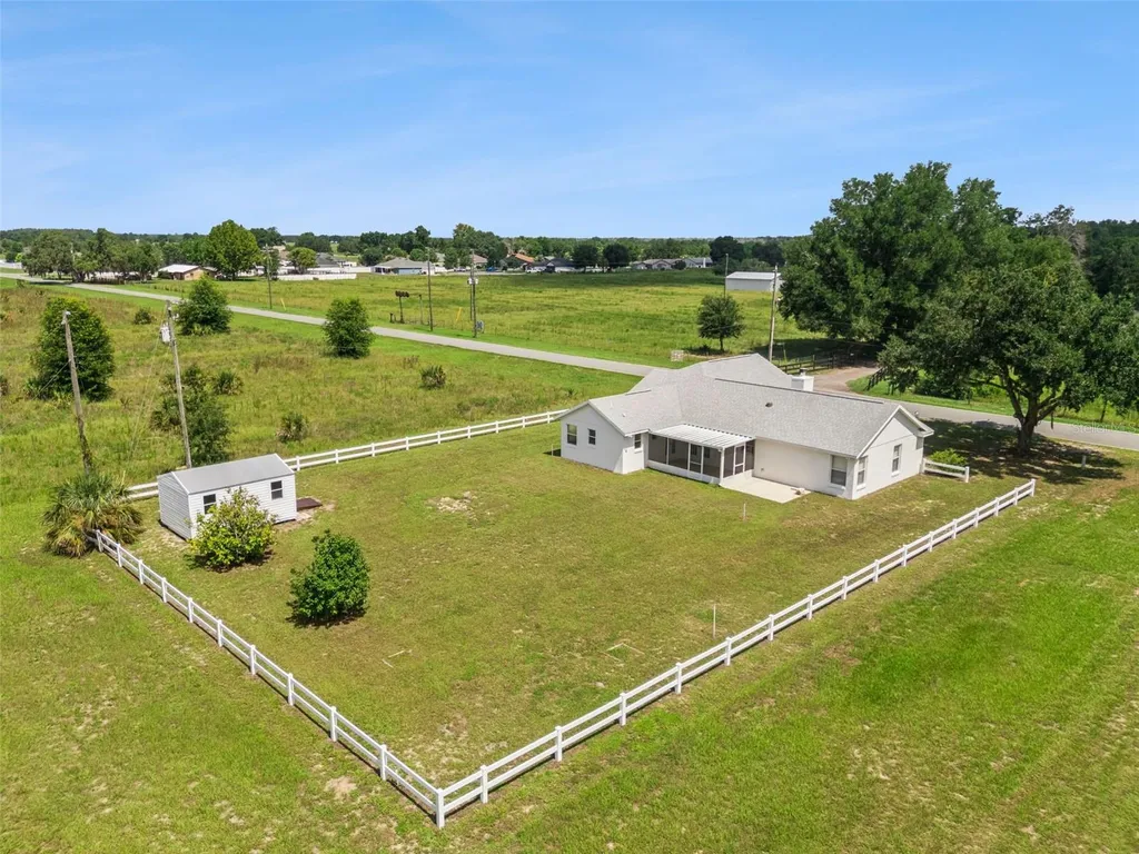 40932 Maxwell Road Umatilla FL 32784