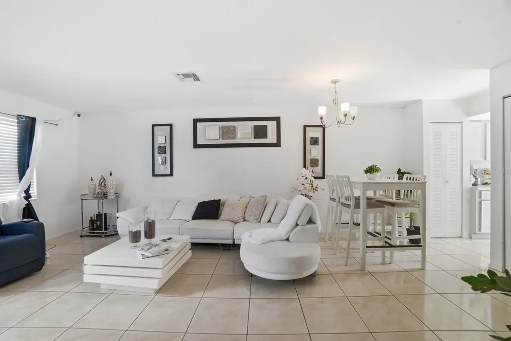 2 E Las Palmas Way Kissimmee FL 34743