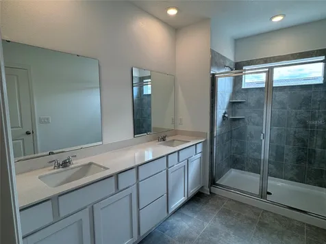 2494 Skyline Loop Kissimmee FL 34759