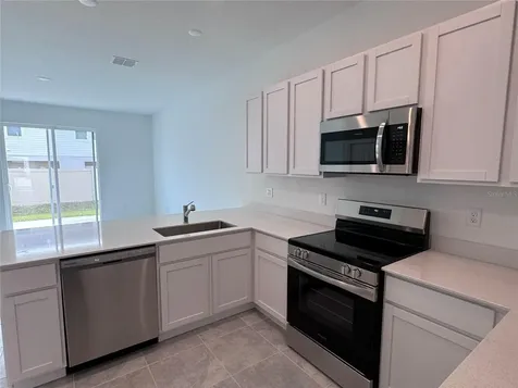 2494 Skyline Loop Kissimmee FL 34759
